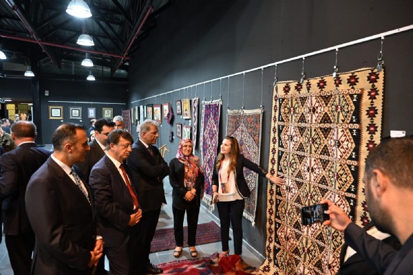 VAN’DA DOKUZ GÜN SÜRECEK KÜLTÜR, SANAT VE LEZZET ŞÖLENİ BAŞLADI